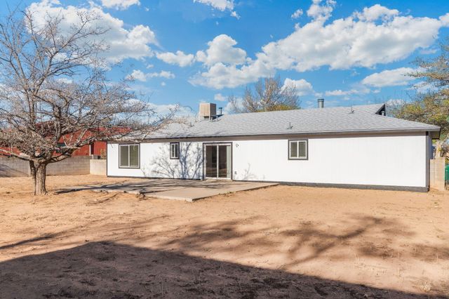 721 Chuckwagon Road SE, Rio Rancho, NM 87124