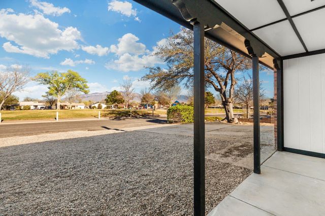 721 Chuckwagon Road SE, Rio Rancho, NM 87124