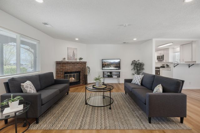 721 Chuckwagon Road SE, Rio Rancho, NM 87124