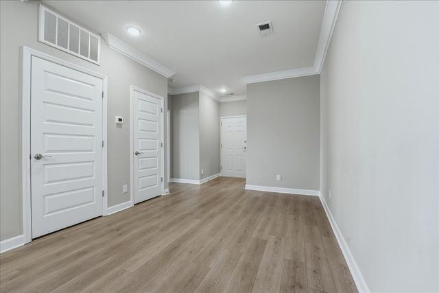 7483 Highway 70 S Apt 302, Nashville, TN 37221