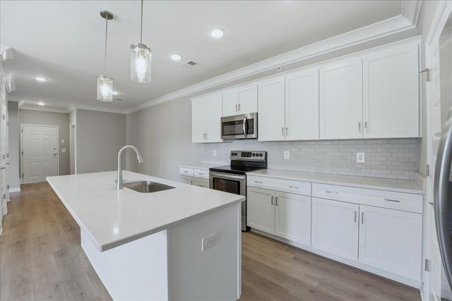 7483 Highway 70 S Apt 302, Nashville, TN 37221