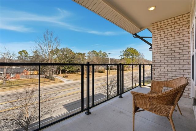 7483 Highway 70 S Apt 302, Nashville, TN 37221