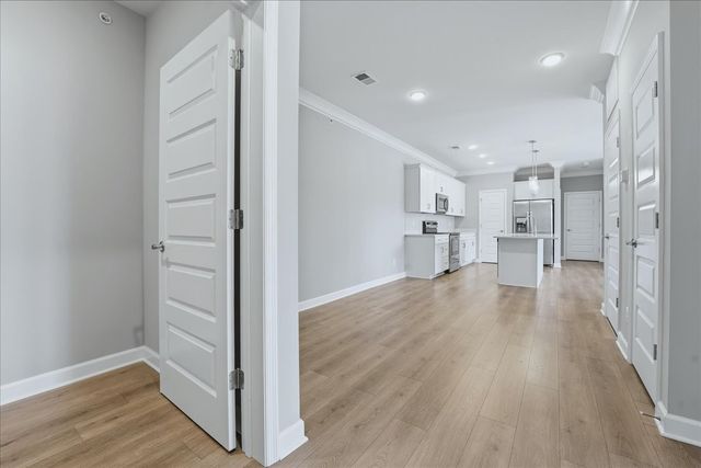 7483 Highway 70 S Apt 302, Nashville, TN 37221