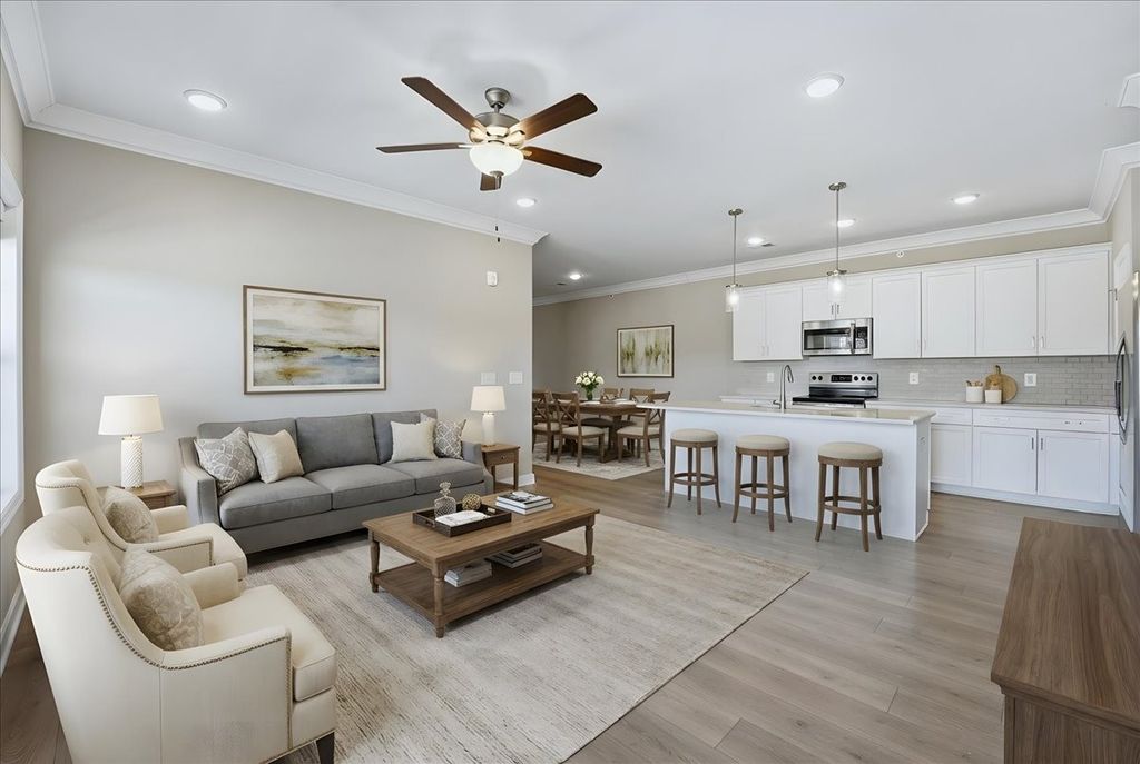 7483 Highway 70 S Apt 302, Nashville, TN 37221