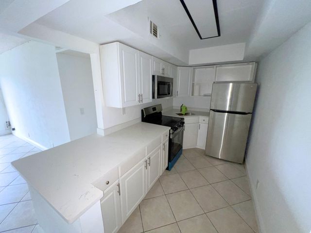 3700 N Pine Island Road 408, Sunrise, FL 33351