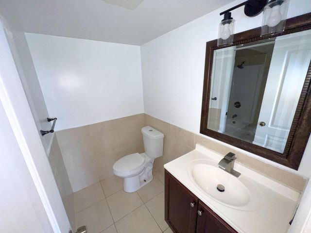 3700 N Pine Island Road 408, Sunrise, FL 33351