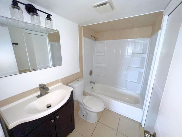 3700 N Pine Island Road 408, Sunrise, FL 33351