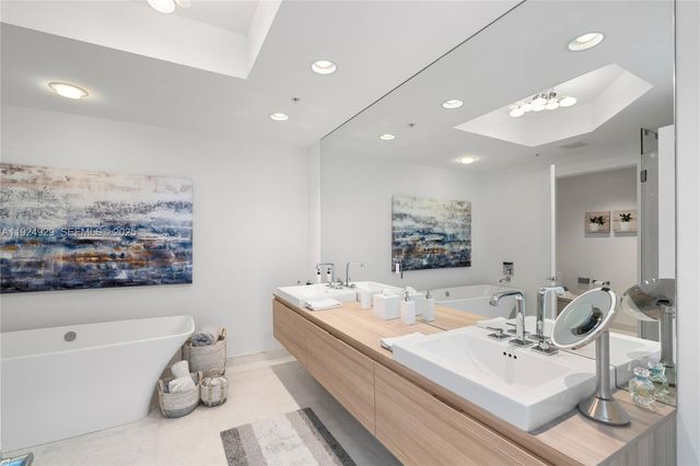 17111 Biscayne Blvd 2002, North Miami Beach, FL 33160