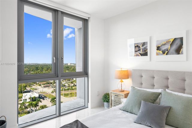 17111 Biscayne Blvd 2002, North Miami Beach, FL 33160