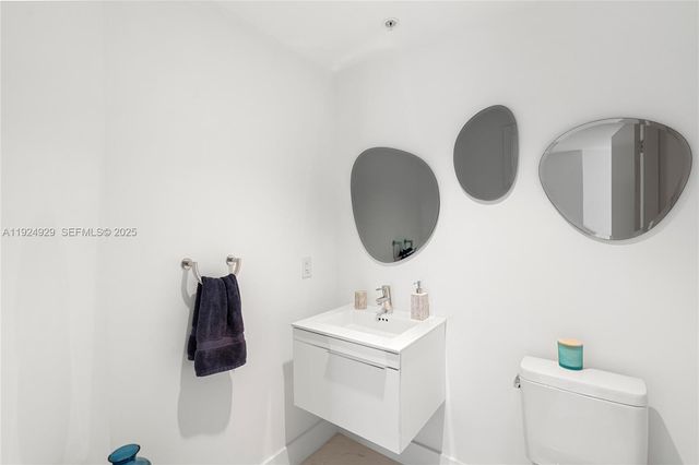 17111 Biscayne Blvd 2002, North Miami Beach, FL 33160