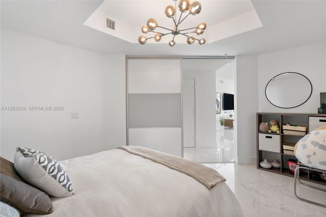 17111 Biscayne Blvd 2002, North Miami Beach, FL 33160