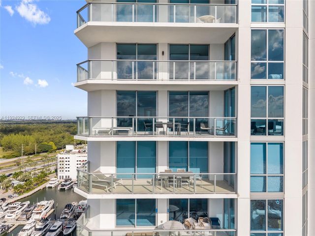 17111 Biscayne Blvd 2002, North Miami Beach, FL 33160