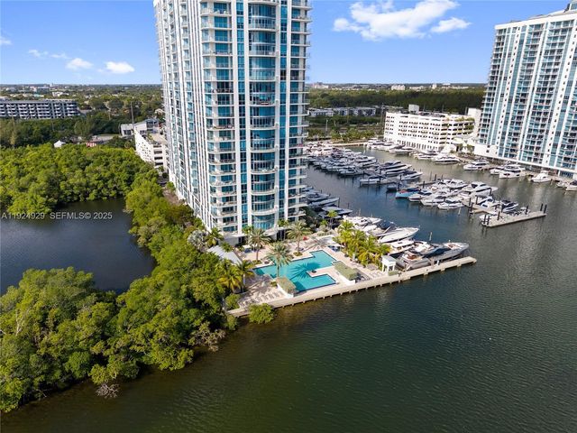 17111 Biscayne Blvd 2002, North Miami Beach, FL 33160