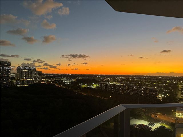 17111 Biscayne Blvd 2002, North Miami Beach, FL 33160