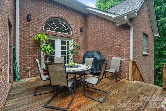 138 Fox Hunt Drive, Mooresville, NC 28117