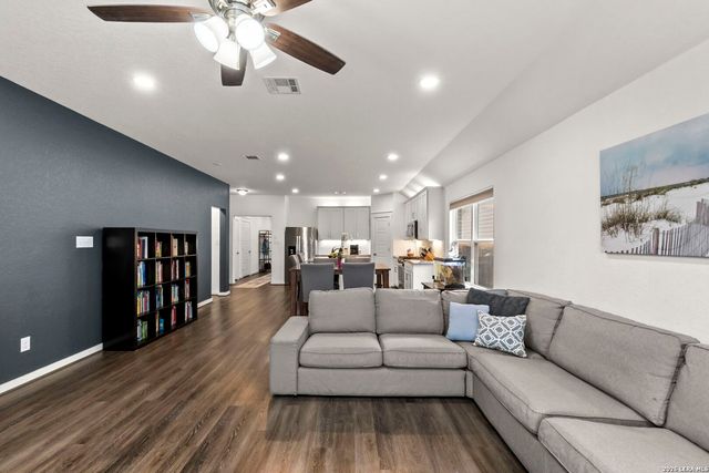 10635 Rosalina Loop, Converse, TX 78109