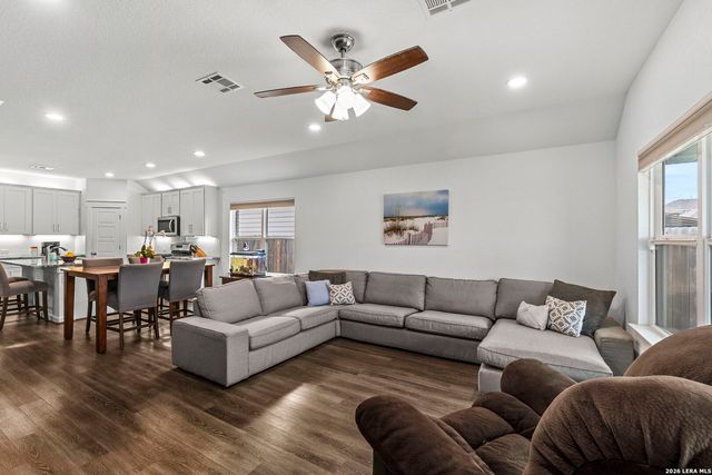 10635 Rosalina Loop, Converse, TX 78109