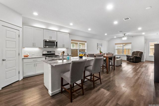 10635 Rosalina Loop, Converse, TX 78109