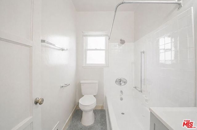 526 S Oxford Avenue 100, Los Angeles, CA 90020