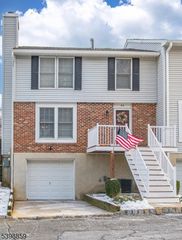 44 Cambridge East, Oxford Twp., NJ 07863