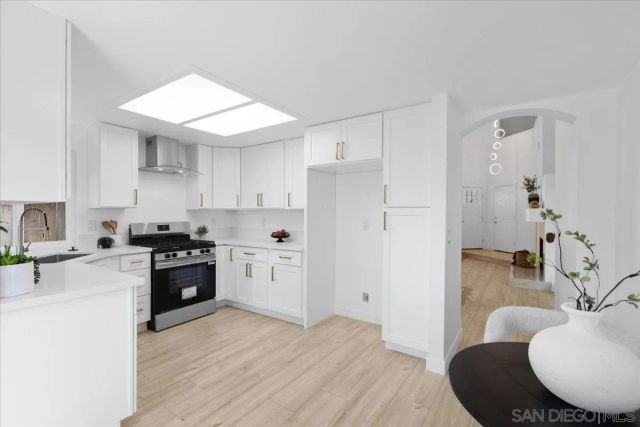 1789 Avenida Segovia, Oceanside, CA 92056