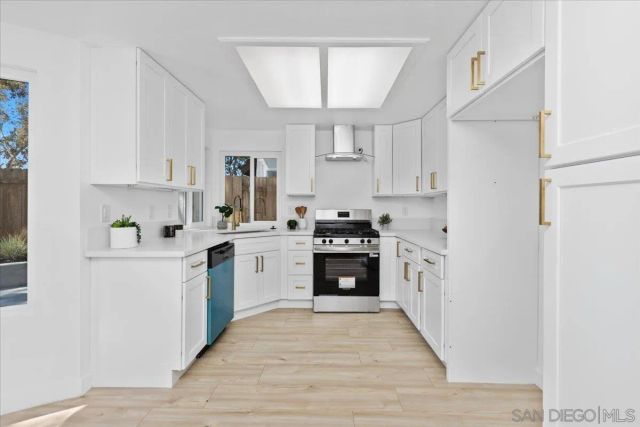 1789 Avenida Segovia, Oceanside, CA 92056
