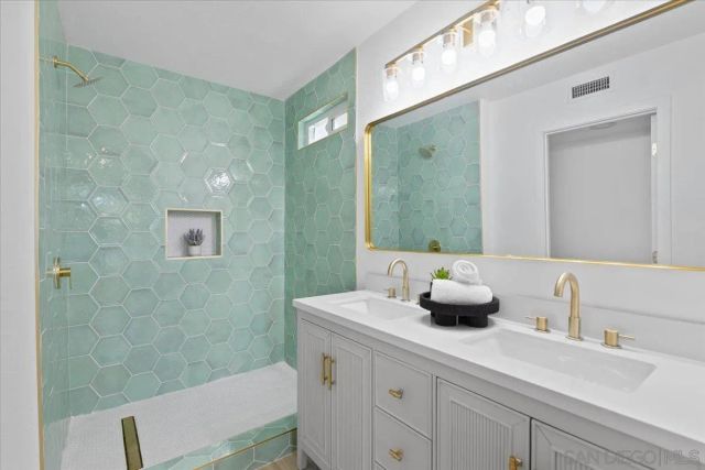 1789 Avenida Segovia, Oceanside, CA 92056