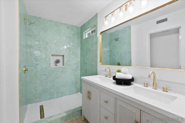 1789 Avenida Segovia, Oceanside, CA 92056
