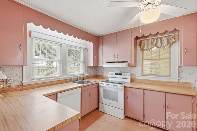 132 North Avenue, Troutman, NC 28166