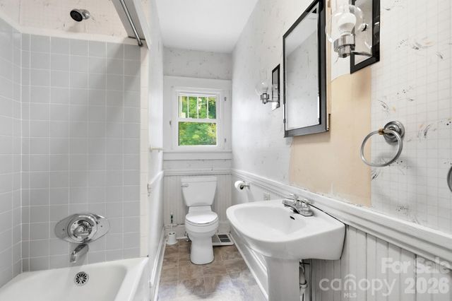 132 North Avenue, Troutman, NC 28166