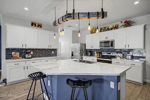 10286 S DESERT VIEW Drive, Apache Junction, AZ 85120