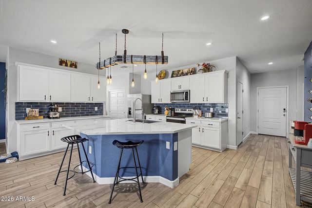 10286 S DESERT VIEW Drive, Apache Junction, AZ 85120