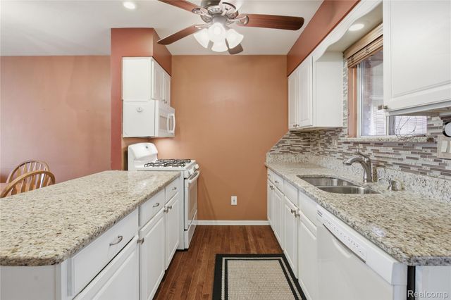 25126 Franklin Terrace Franklin Terrace 6, South Lyon, MI 48178