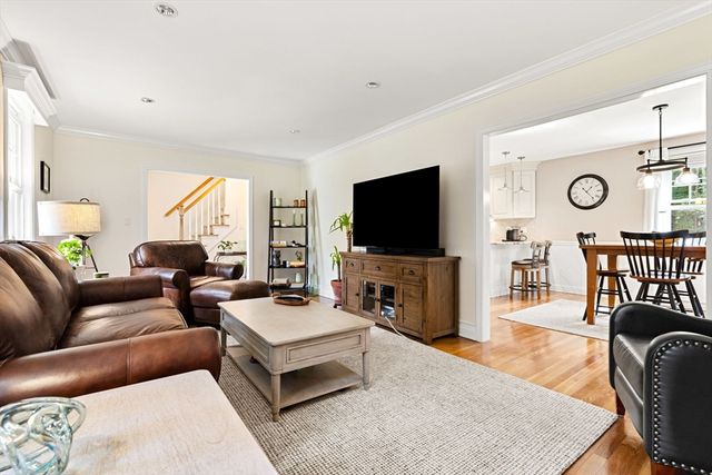 1 Valley Path, Marshfield, MA 02050