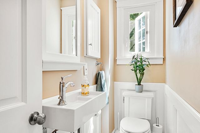 1 Valley Path, Marshfield, MA 02050