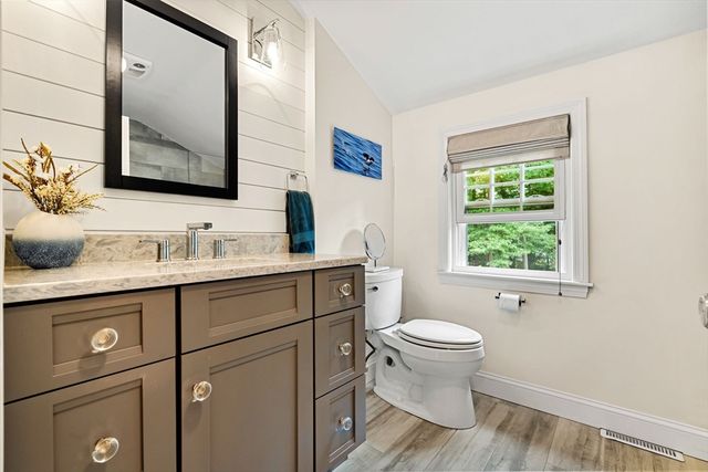 1 Valley Path, Marshfield, MA 02050