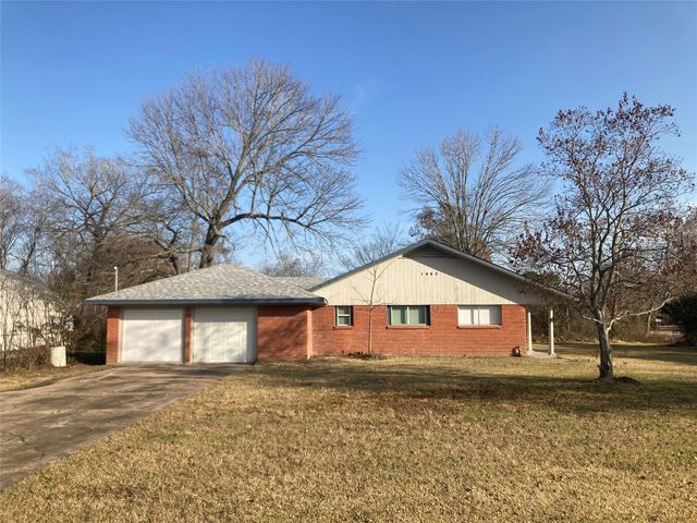 1942 Center Street, Baytown, TX 77520