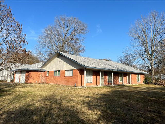 1942 Center Street, Baytown, TX 77520