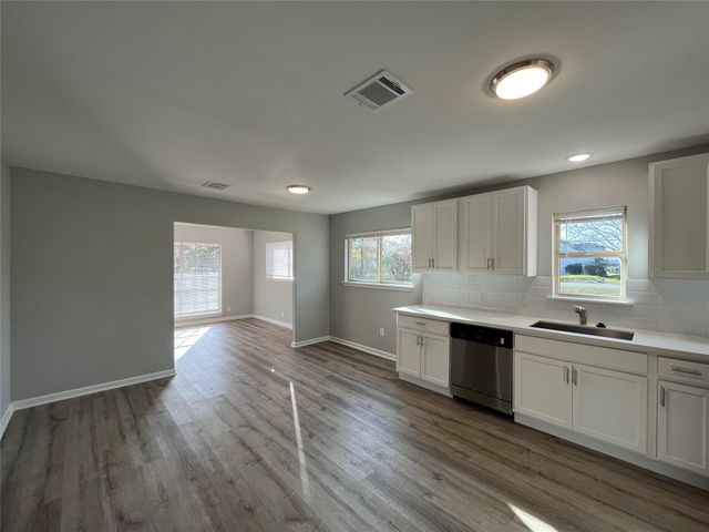 1942 Center Street, Baytown, TX 77520