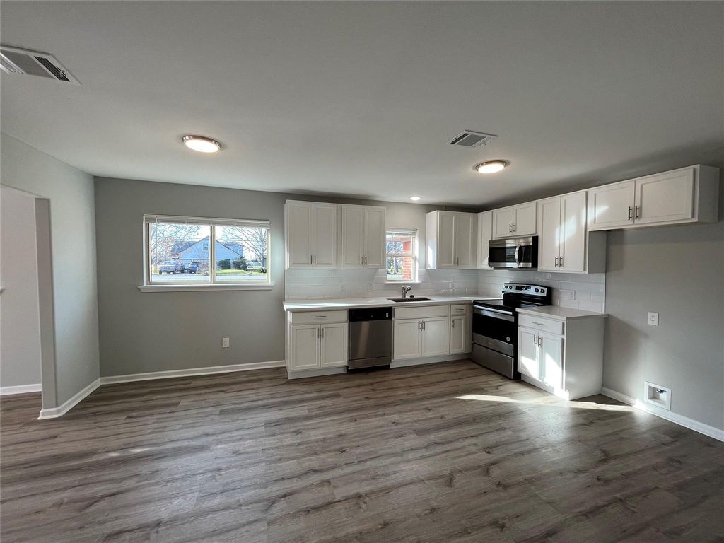 1942 Center Street, Baytown, TX 77520