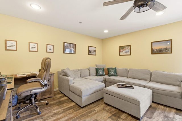 1 Robert Lane, Middle Island, NY 11953