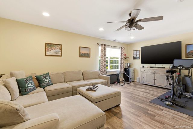 1 Robert Lane, Middle Island, NY 11953