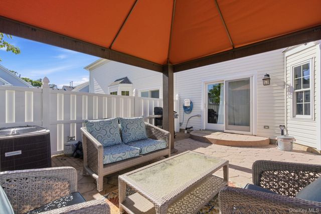 1 Robert Lane, Middle Island, NY 11953