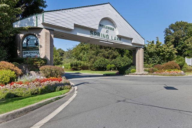 1 Robert Lane, Middle Island, NY 11953
