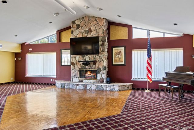 1 Robert Lane, Middle Island, NY 11953