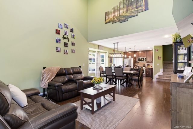 1 Robert Lane, Middle Island, NY 11953