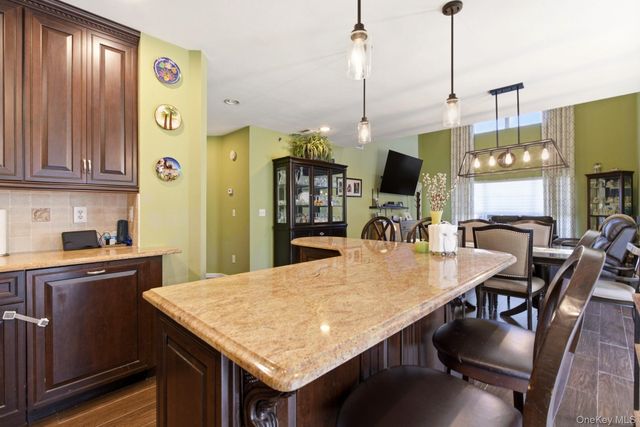 1 Robert Lane, Middle Island, NY 11953