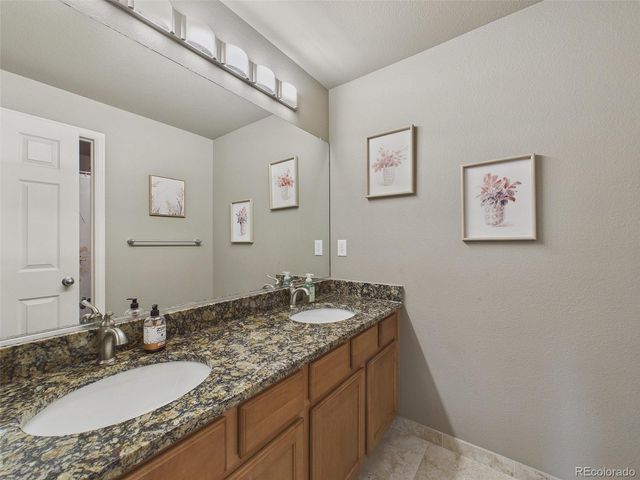 2805 S Jebel Way, Aurora, CO 80013