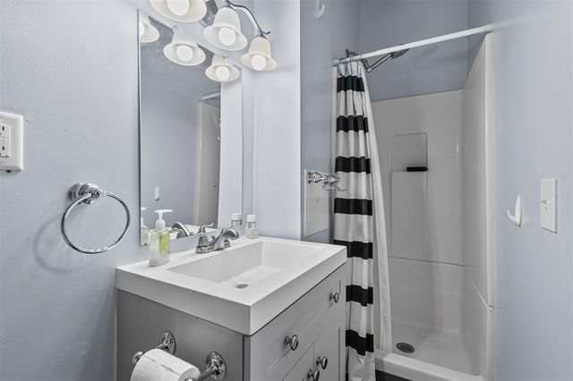 807 W Vine Street, Kalamazoo, MI 49008