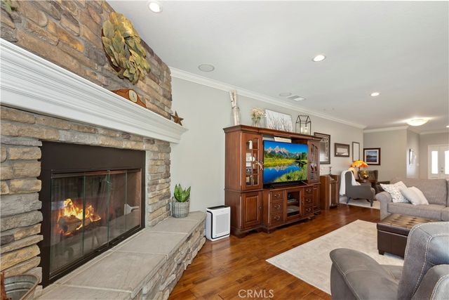 2060 10th, La Verne, CA 91750